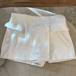 Zara skirt size small, never worn, runs slightly big,